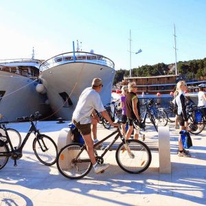 cyclists south dalmatia