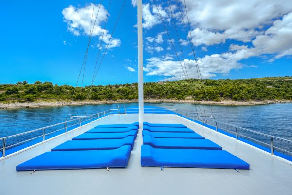 san snova   sun deck       grad  qtxtqm