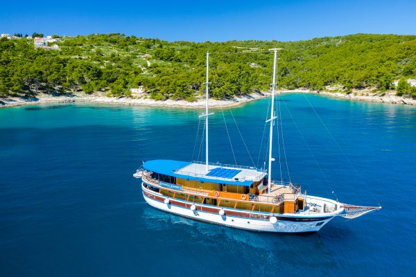 San snova   exterior view       grad  hmpbk