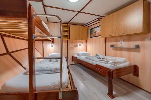 san snova    cabins  egsm