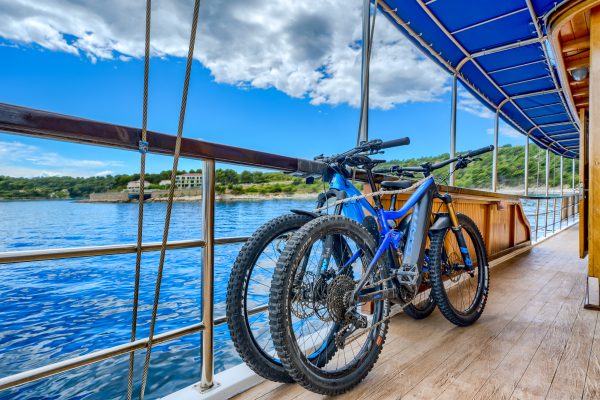 san snova   boat and bike       grad yima