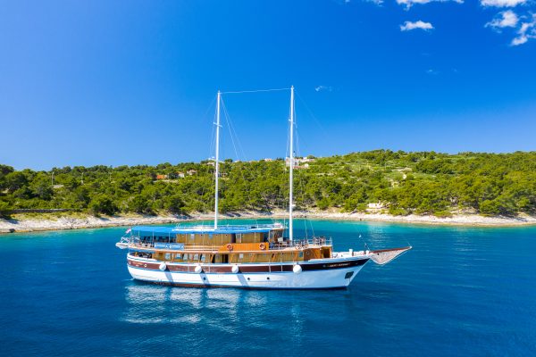 San snova   exterior view       grad  xrnmly