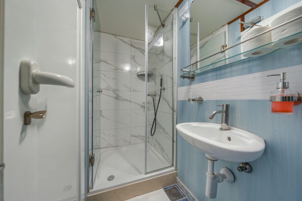 san snova    cabins  hvkluq