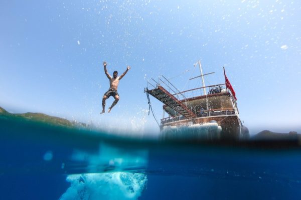 c IOE Swimming Ivan Duran